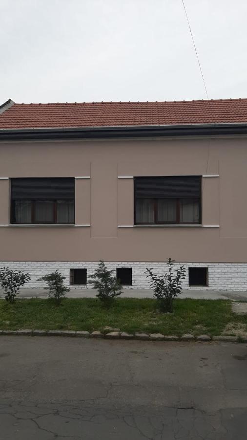 Casa Isa Oradea Exterior photo